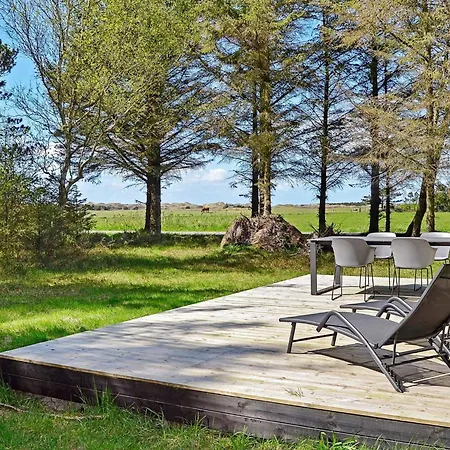 6 Person In Fano-by Traum