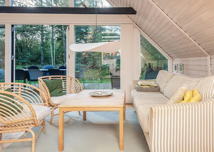 6 Person In Fano-by Traum